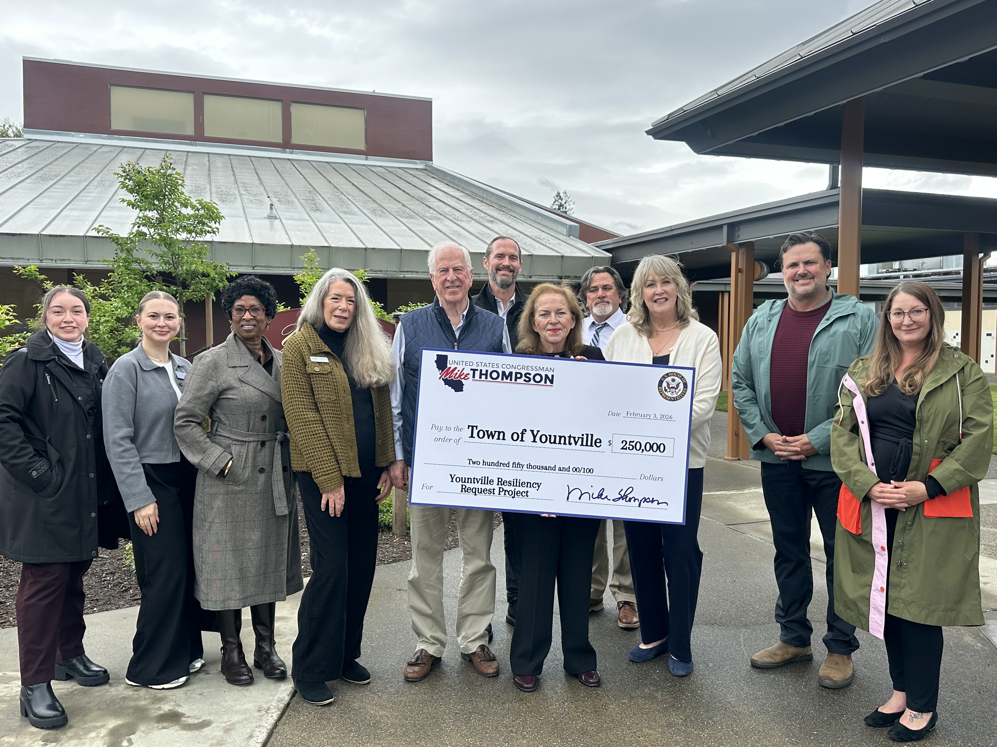 Rep. Thompson presents microgrid funding to Town of Yountville