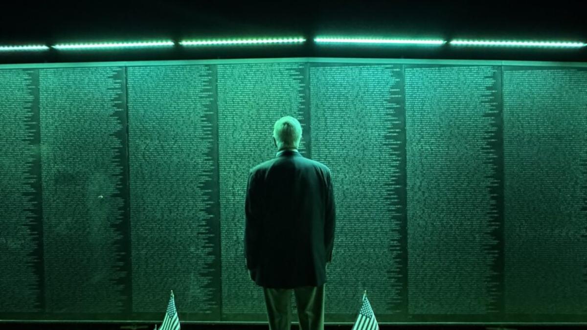 Rep. Thompson at the Wall that Heals