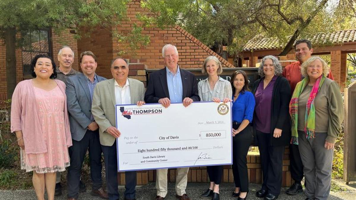 THOMPSON PRESENTS $850,000 CHECK TO DAVIS FOR THE SOUTH DAVIS LIBRARY