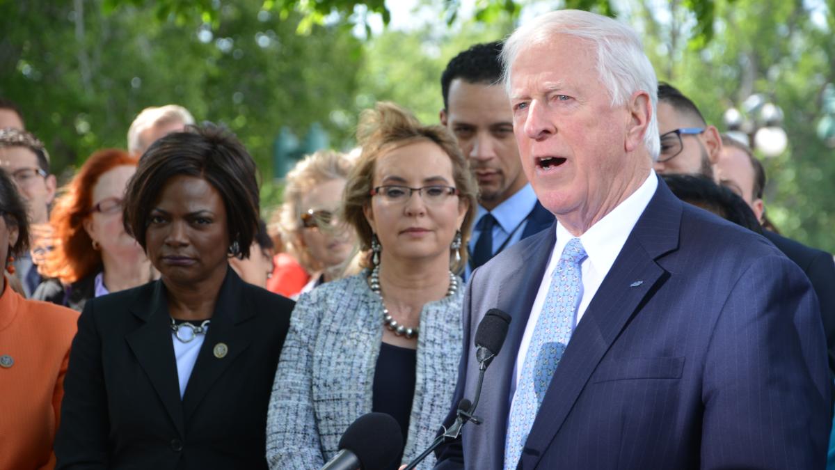 Rep. Thompson speaks at a press conference with Fmr. Rep. Giffords.